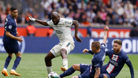 باريس سان جيرمان يسقط أمام لوريان بثلاثية في الدوري الفرنسي