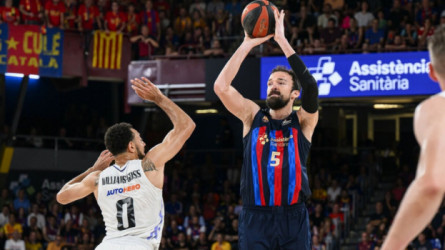 برشلونة يهزم ريال مدريد (3-0) ويتوج بطلا للدوري الإسباني 