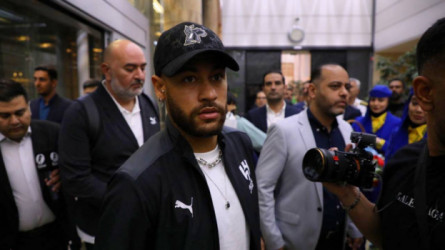 فيديو| استقبال حافل لبعثة الهلال في إيران قبل مواجهة ناساجي