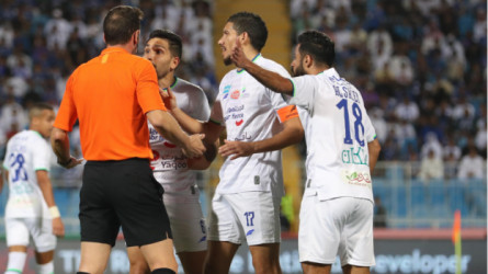 بيتروس يكشف.. هل تعمد إصابة سالم الدوسري وحرض تاليسكا ضد النصر