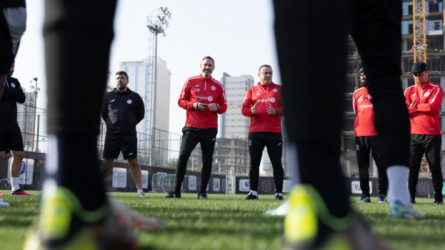 الشباب يختتم استعدادته لـناساف.. ويطير إلى الدوحة