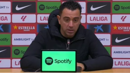 تشافي يحرج إدارة برشلونة أمام الجماهير بمفاجأة كبرى.. ماذا حدث؟