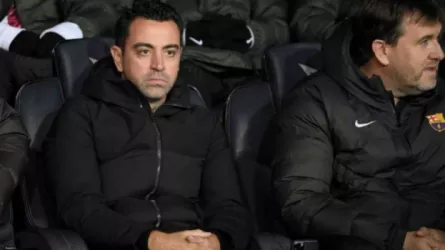 رونالد أراوخو يكشف عن مستقبل تشافي مع برشلونة