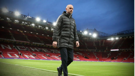 عادة غريبة لتين هاج في ملعب مانشستر يونايتد