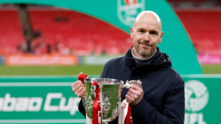 تصرف تاريخي من تين هاج بعد تتويج مانشستر يونايتد بكأس الرابطة