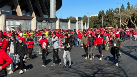 اقتحام ملعب الهلال والوداد المغربي.. ورعب من كارثة جماهيرية
