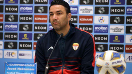 أزمة إيرانية قبل مواجهة الهلال .. استقالة مدرب فولاد