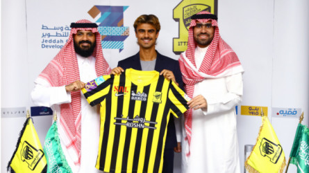 بعد بنزيما وكانتي.. الاتحاد يتعاقد رسميا مع فيليبي جوتا