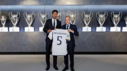 صفقة ريال مدريد الجديدة وثنائي برشلونة.. 10 مرشحين للفتى الذهبي