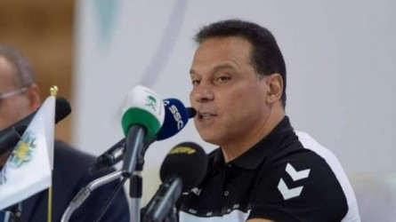 قبل مواجهة الاتحاد.. مدرب الصفاقسي يعلن استقالته رسميا