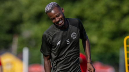 أول استقالة في الشباب بعد بيع حسان تمبكتي إلى الهلال