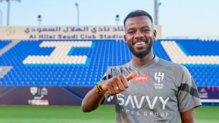 اتفاق سري لمنع استئناف الشباب بأزمة تمبكتي.. الهلال يناور بالعويس