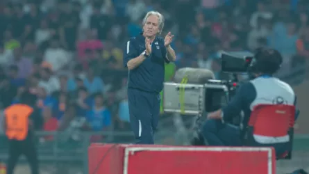 مدرب الهلال يكشف سر مشاركة تمبكتي.. وميشايل يرد على جائزة مومباي