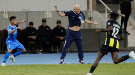 مدرب البرازيل يسخر من خيسوس بسبب نجم الهلال.. ماذا حدث ؟