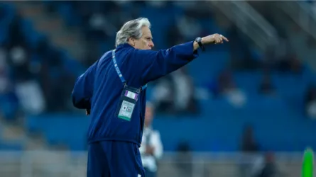 قرار مفاجئ من مدرب الهلال في مباراة ناساجي.. ماذا فعل خيسوس