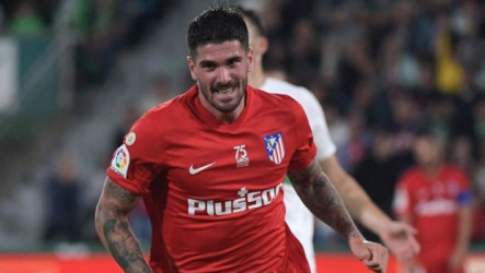 رد رسمي من أتلتيكو مدريد على عرض الأهلي لضم دي باول