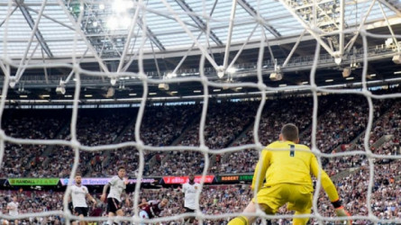 مفاجأة كبرى.. تين هاج يرفض استمرار دي خيا في مانشستر يونايتد