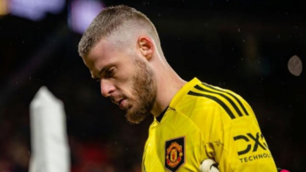 عرض إيطالي غريب ينقذ دي خيا من اعتزال كرة القدم 