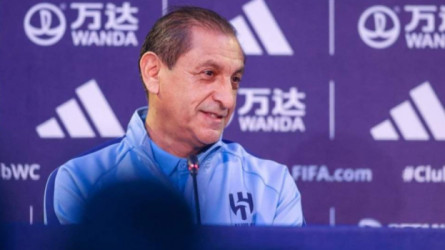 قرار هام من مدرب الهلال وحسم مصير كاريلو وكويلار.. قبل قمة فولاد