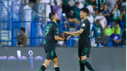 محرز يتحدث للجماهير بعد هدفه الأول مع الأهلي