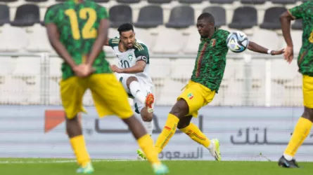 السعودية تخسر بثلاثية مالي.. كوارث مانشيني وصاروخية الدوسري