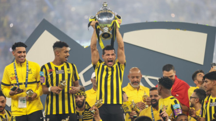 عرض سعودي يغري طارق حامد للرحيل عن الاتحاد