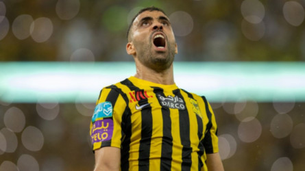 فيديو يكشف حقيقة إلقاء حمد الله قميص الاتحاد أرضا