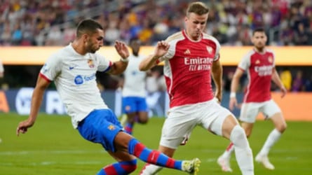  نجم برشلونة يغلق الباب أمام باريس سان جيرمان