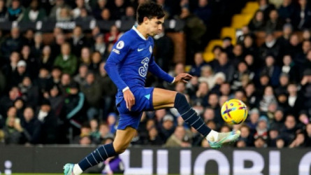 الاستمرار في لندن أم الرحيل.. جواو فيليكس يثير الجدل حول مستقبله