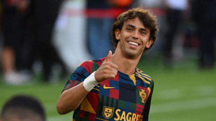 إصابة جوندوجان تمنح جواو فيليكس قبلة الحياة مع برشلونة