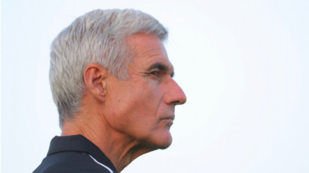 فنجان قهوة .. كاسترو يفاجئ مدرب الزمالك بطلب خاص قبل لقاء الحسم