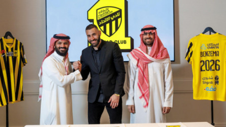 كواليس علاقة بنزيما والحائلي السرية تشعل غضب جماهير الاتحاد