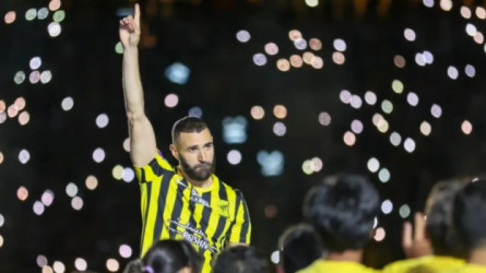 ميليتاو عن بنزيما: أفضل مهاجم في العالم ولكن..