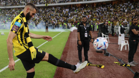 هل يسعى نجم الاتحاد للرحيل؟ .. تغريدة مثيرة عن بديل بنزيما