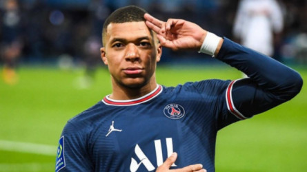 الهلال يطلب مبابي لموسم واحد  بـ مليار يورو.. صفقة تاريخية