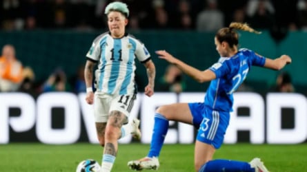 هل يتسبب رونالدو في قتل لاعبة أرجنتينية؟.. عقوبة الخيانة العظمى