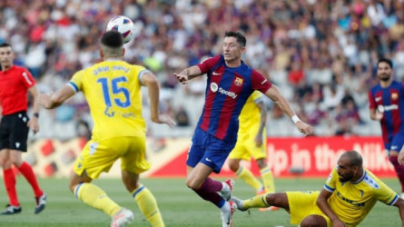 فيديو| ليفاندوفسكي يشعل أزمة في تدريبات برشلونة.. ماذا حدث؟