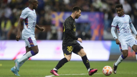 أسطورة برشلونة يعلنها: أنا أفضل من ليونيل ميسي