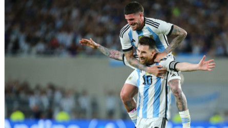 ميسي يقود الأرجنتين لفوز على بنما بثنائية