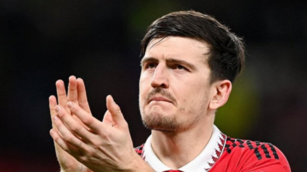 عملاق إنجلترا يعيد فتح المفاوضات لضم ماجواير.. تفاصيل مثيرة