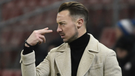 موعد سفر مدرب الأهلي الجديد إلى السعودية.. حسم الاتفاق