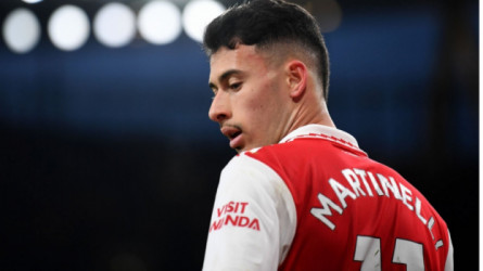 أرسنال يجدد لمارتينيلي ويقطع الطريق على كبار أوروبا