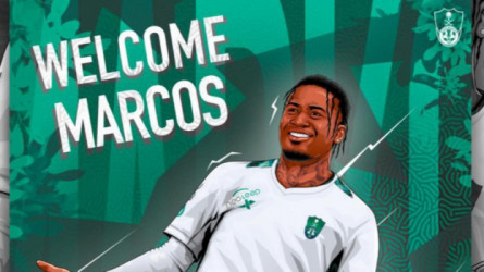 صورة| وصول أمارال نجم الأهلي الجديد إلى جدة