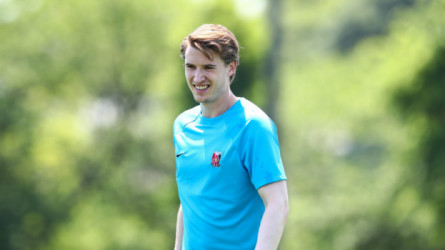 نجم أوراوا يكشف.. كيف يمنع خطورة إيجالو وماريجا مع الهلال