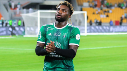 قبل قمة النصر والأهلي ..تصريحات مفاجئة من ماكسيمان عن نجم العالمي