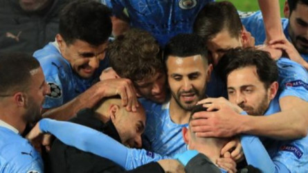 مانشستر سيتي يستقر على بديل ووكر .. لاعب عربي