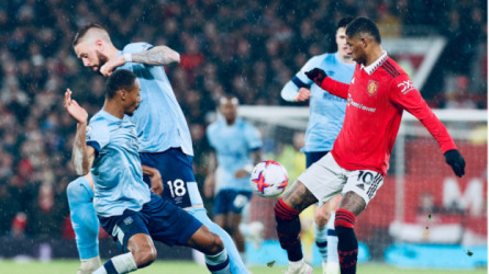 مانشستر يونايتد يعود للانتصارات بهدف في شباك برينتفورد