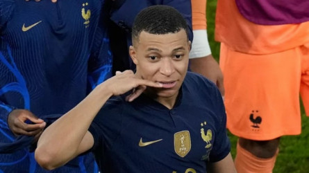 الهلال يخطط للتعاقد مع كيليان مبابي.. إعلامي سعودي يفجرها