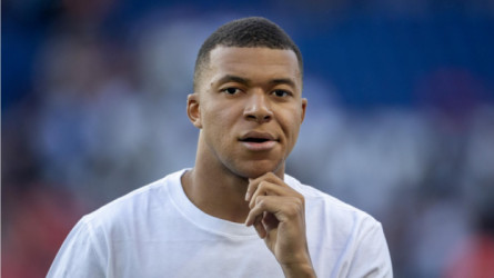 مبابي يجبر باريس على حسم الصفقة الكبرى.. شرط التجديد لـ2025