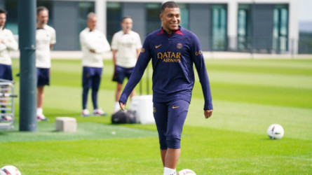 مبابي يقود باريس سان جيرمان ضد تولوز بعد الاتفاق السري مع الخليفي